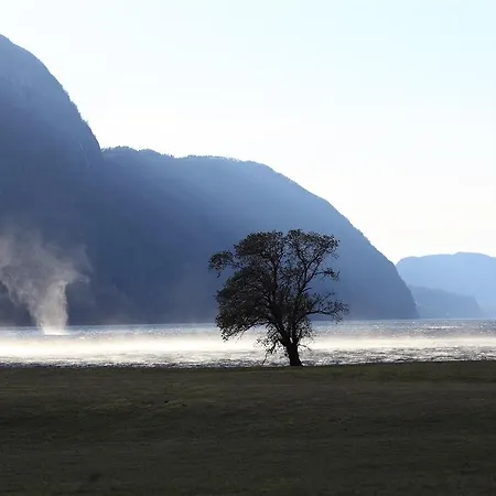 Nokling * Hjelmeland