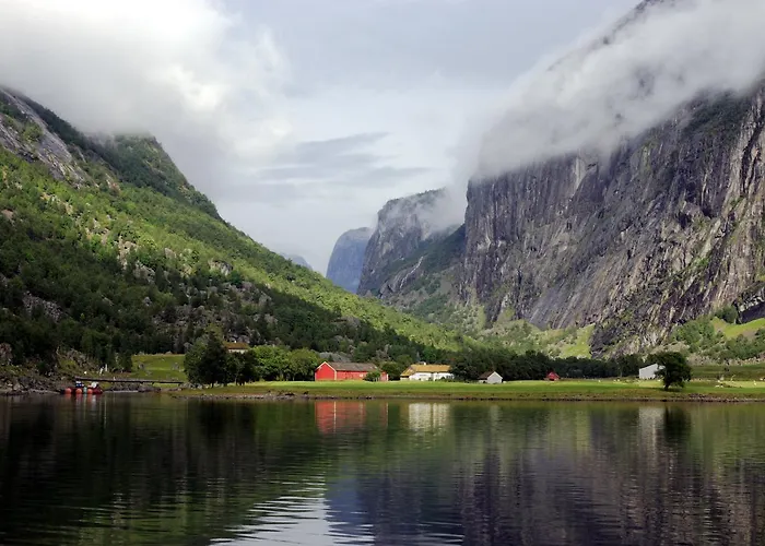 Nokling * Hjelmeland