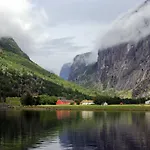 Nokling * Hjelmeland